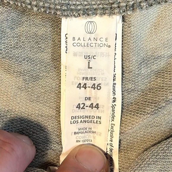 Balance Collection women’s camo print skirt, large. Casual, comfy, summer - Picture 4 of 4